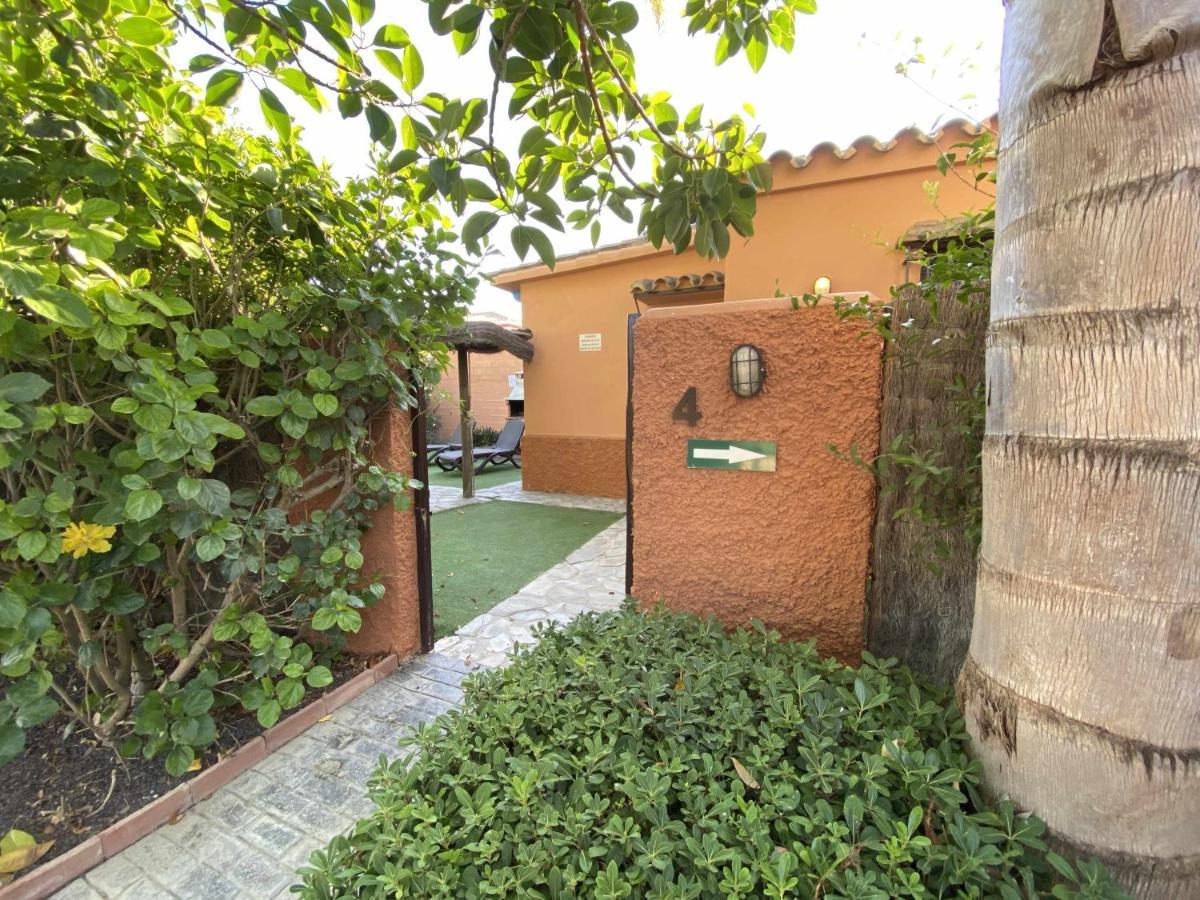 Casa Bungalows Con Jardin Privado Y Piscina Compa Кадис Экстерьер фото