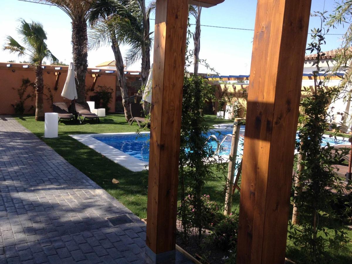 Casa Bungalows Con Jardin Privado Y Piscina Compa Кадис Экстерьер фото